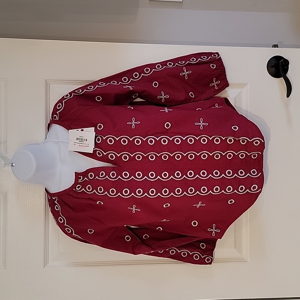 Roller Rabbit Peonia Embroidered Malm Top Color Ruby Size XS